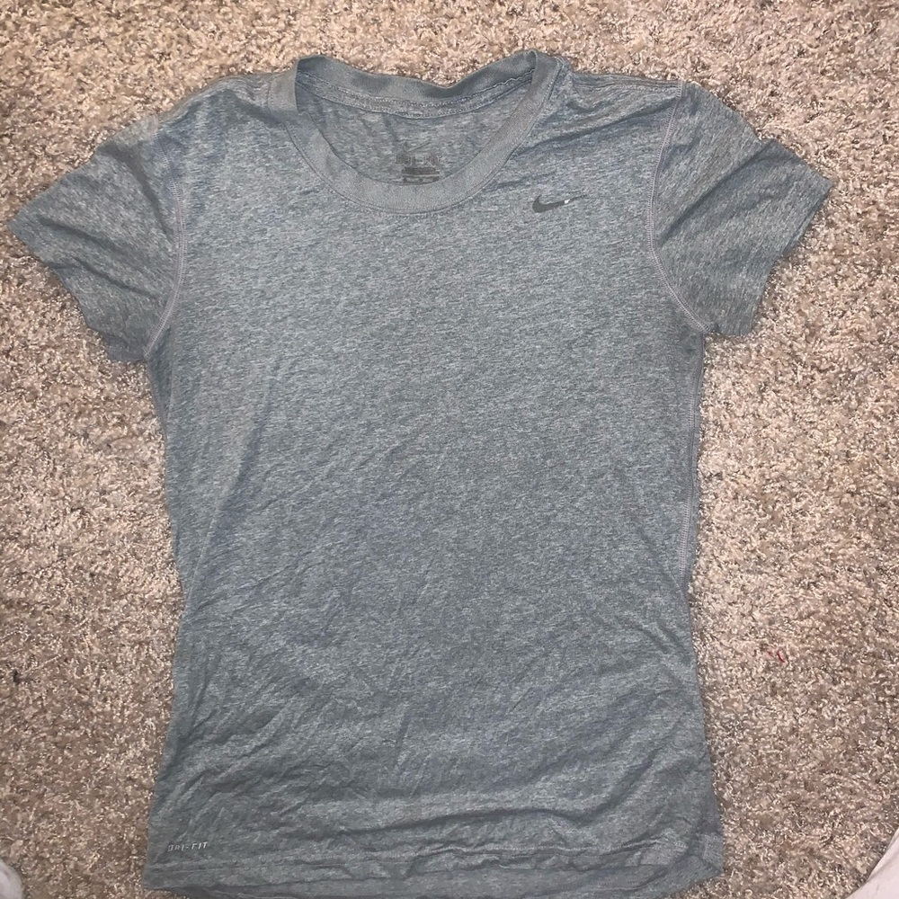 Nike dry fit size small